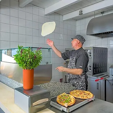 Oceanis Szálloda 4*